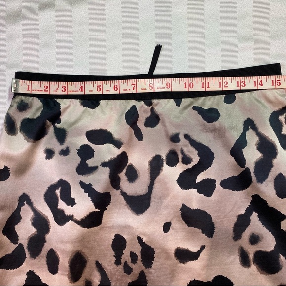 Ann Taylor Silk Blend Animal Print Pencil Skirt Sz 8 Fully Lined Zip Back - Picture 5 of 11